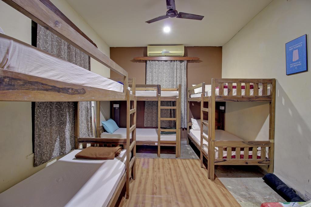 Zostel Goa Hostel Calangute Exterior photo